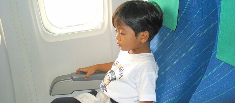 Отстъпки за деца при пътуване в самолет